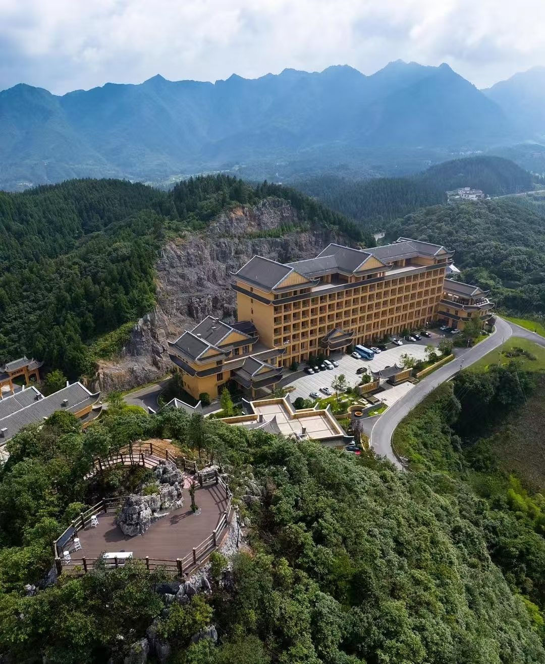 四川宜賓仙峰云上仙池溫泉